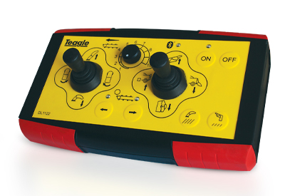 Żółty pilot bezprzewodowy z joystickami