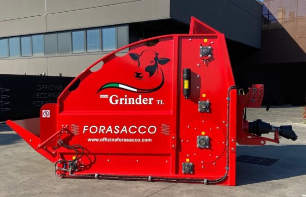 Czerwony rozdrabniacz słomy Forasacco Grinder