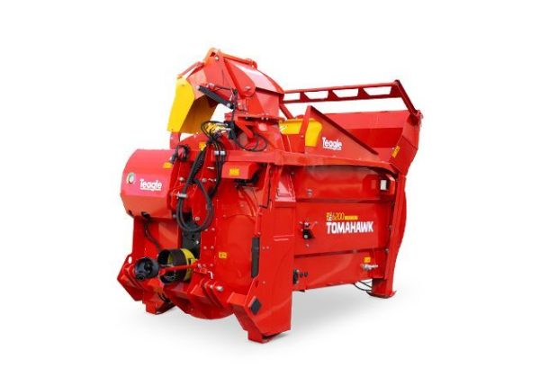 Teagle Tomahawk 6200 Power Drive – przód z wałem WOM i wentylatorem